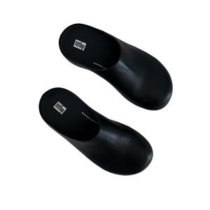 FitFlop Leather Clogs